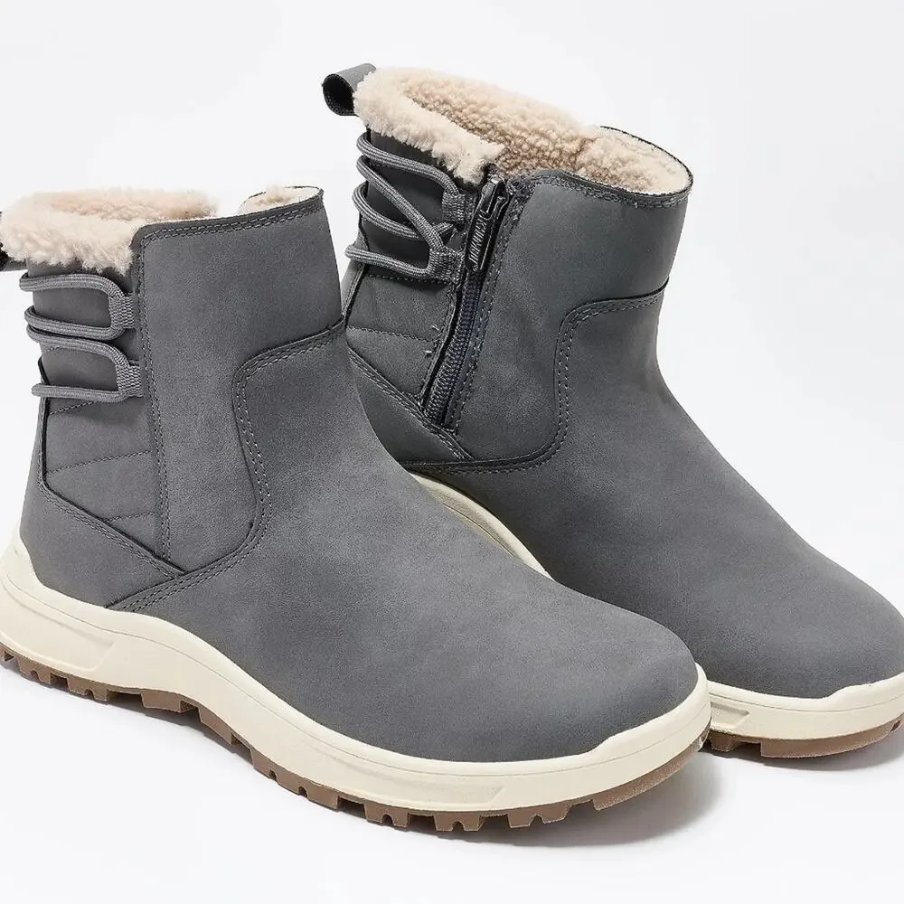 Khombu Sarah Water Repellent Ankle Boots Size 8